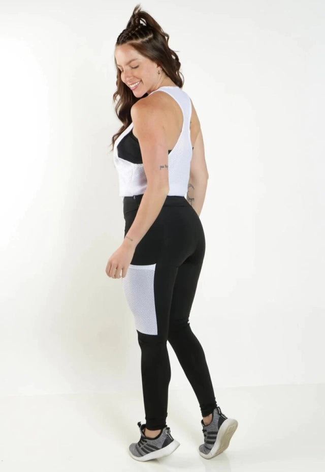 Conjunto Fitness 3 Peças Preto e Branco – Calça Legging Dry com Bolso em Tela + Regata de Tela + Top Tomara que Caia