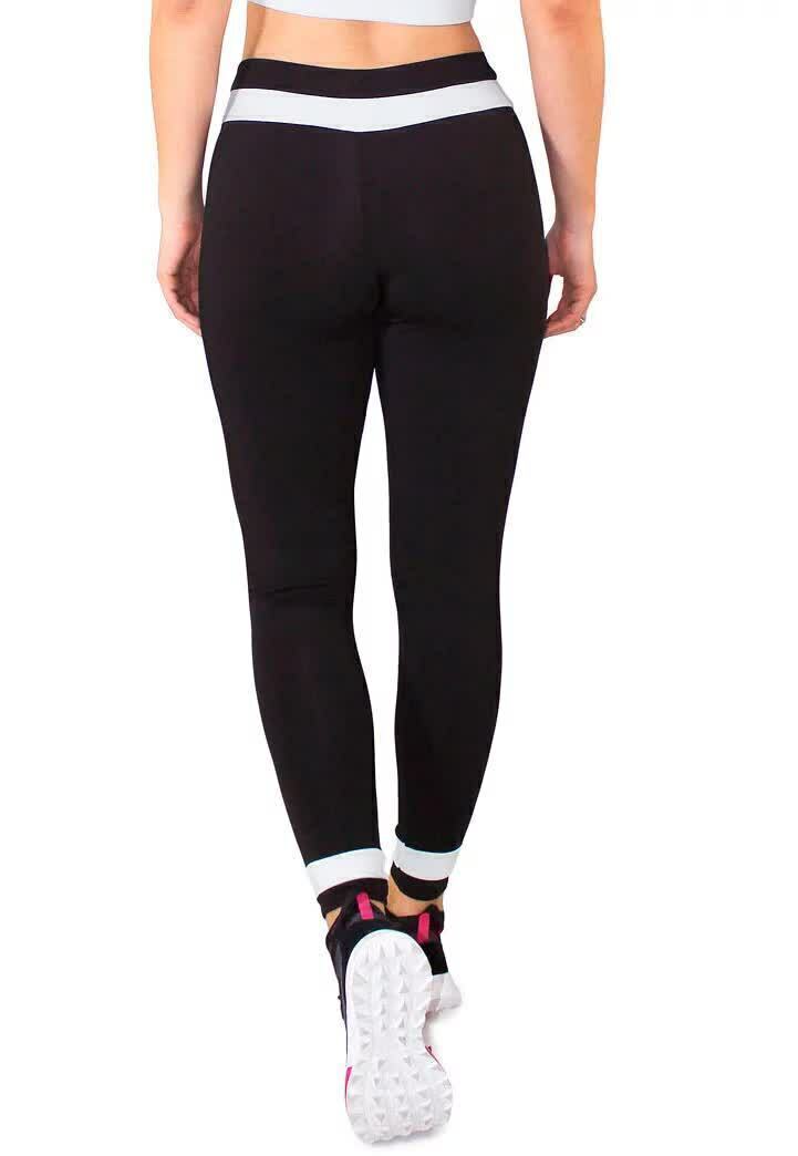 Calça Legging Preta com Detalhe Branco – Conforto, Elasticidade e Estilo