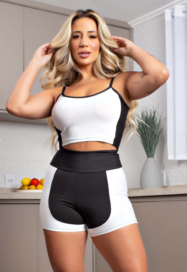 Conjunto Fitness Preto e Branco Cintura Alta com Cropped de Alcinha