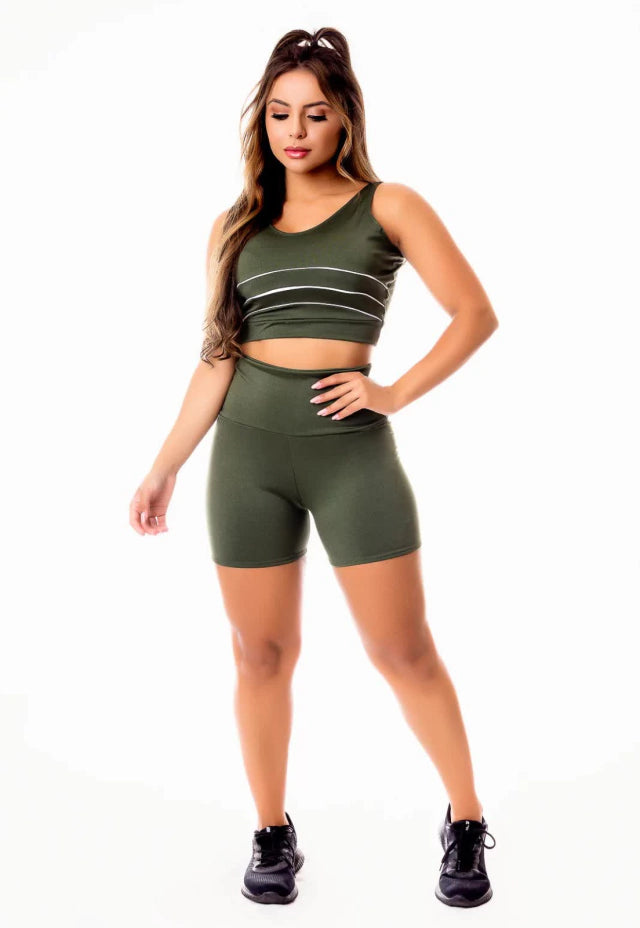 Conjunto Fitness Verde Militar com Short Cintura Alta e Cropped Regata com Vivo Branco