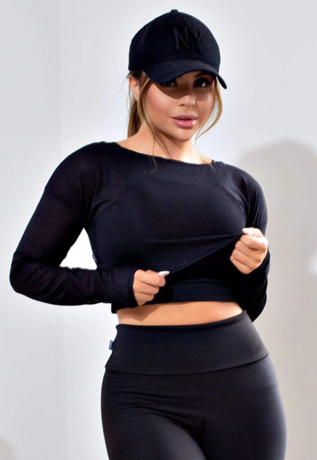 Cropped Manga Longa de Tela Dry Fit