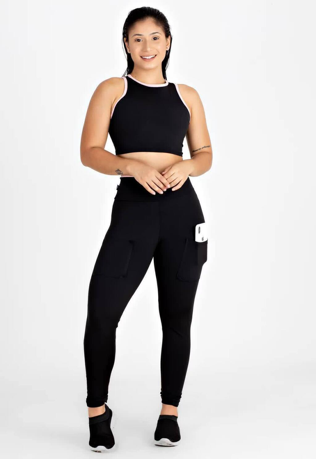 Conjunto Fitness Cropped + Calça Legging com Bolsos