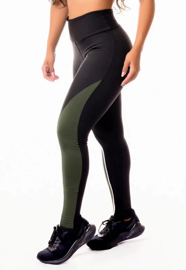 Calça Legging Cintura Alta Preta com Vivo Branco e Detalhe em Verde Militar