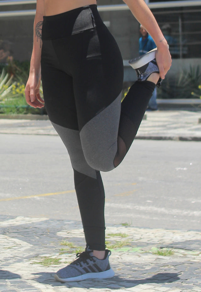 Calça Legging e Tela Preto com Cinza Cintura Alta Assimétrica com Detalhe em Tulê