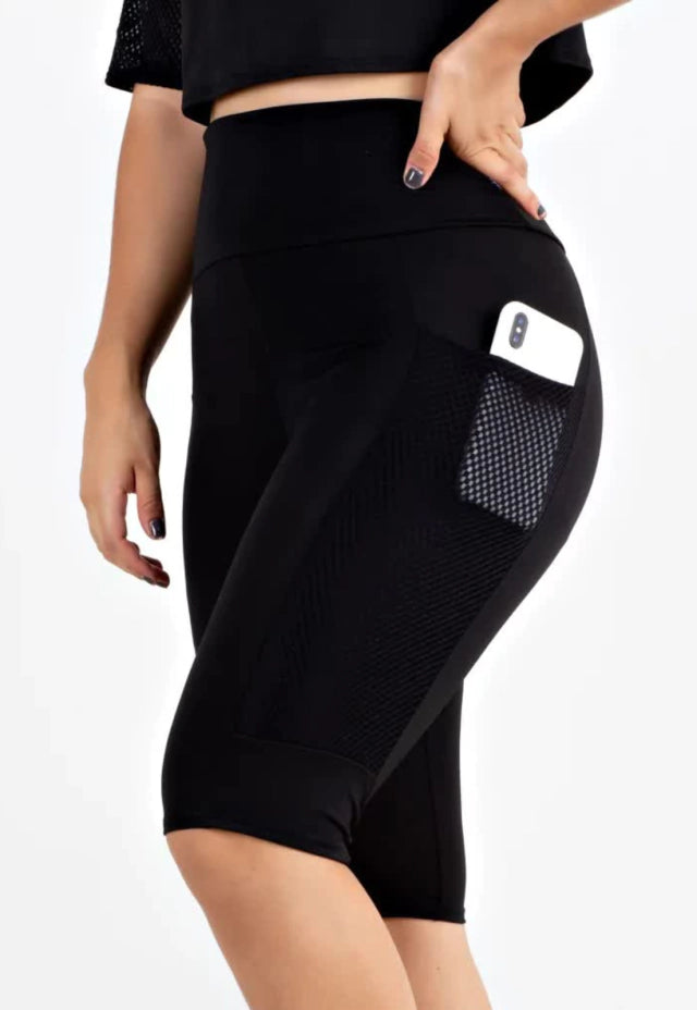 Bermuda Fitness Preta com Bolso de Tela – Conforto, Mobilidade e Praticidade