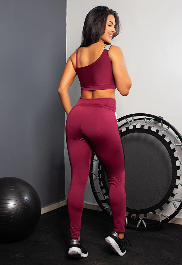 Conjunto Fitness Feminino Marsala – Calça Legging Cropped com Bolso em Tela + Cropped com Detalhe de Alça em Elástico